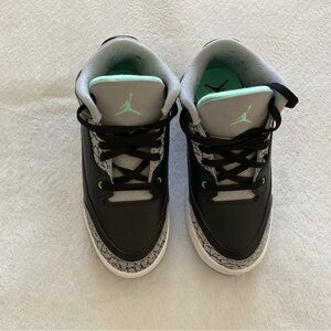 Air JORDAN 3 Retro "Green Glow" 13.5 little kids